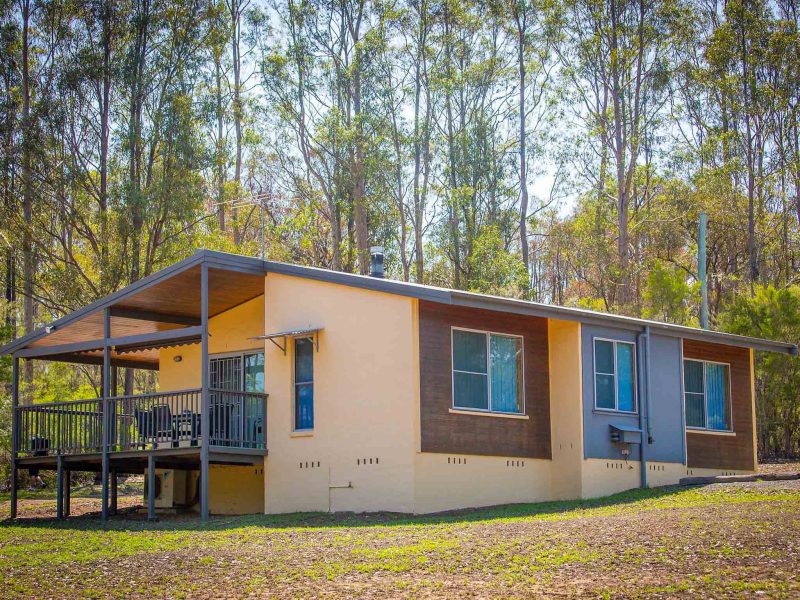 Wattle Wilde Cottage offers spacious cabin style accommodation in Hunter Valley